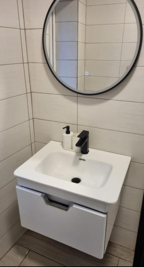 3 Eyre Square Lane Apartment Galway Bagian luar foto