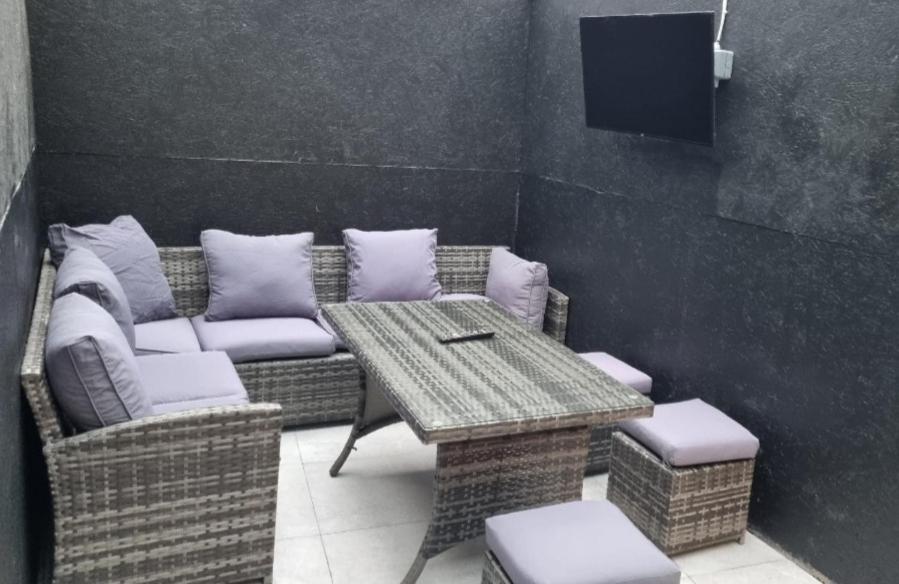 3 Eyre Square Lane Apartment Galway Bagian luar foto
